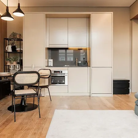 8 Building Лісабон