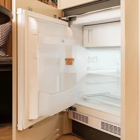 8 Building Лісабон